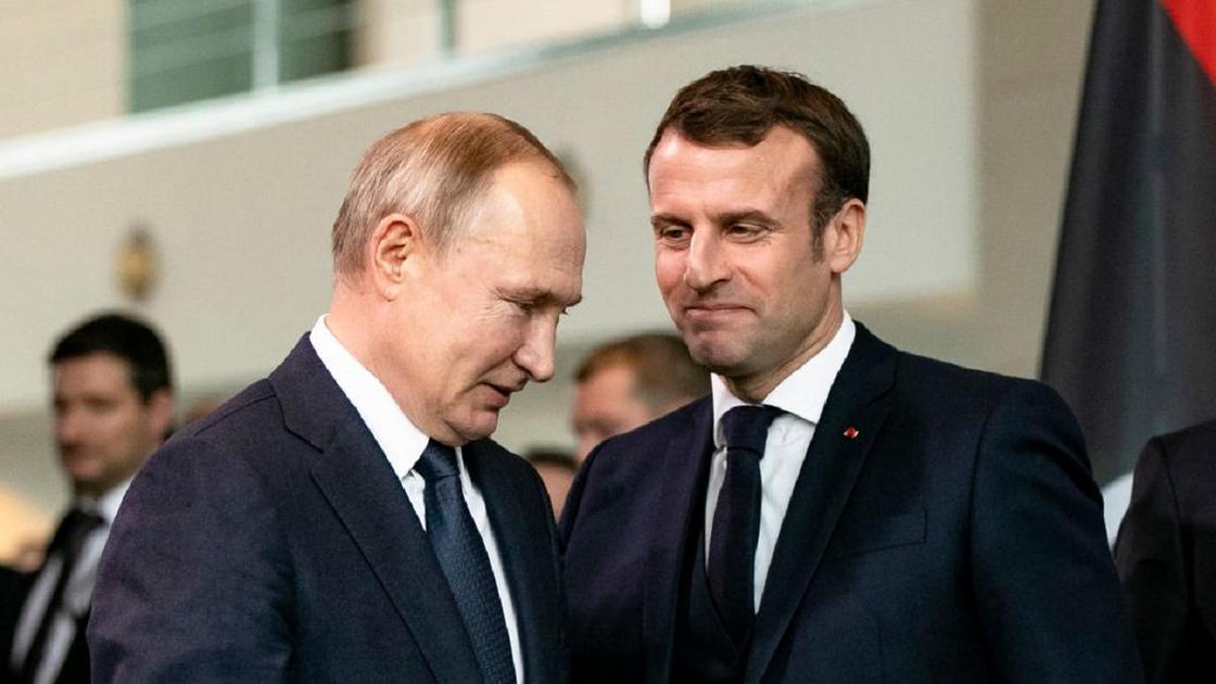 Владимир Путин и Эмманюэль Макрон