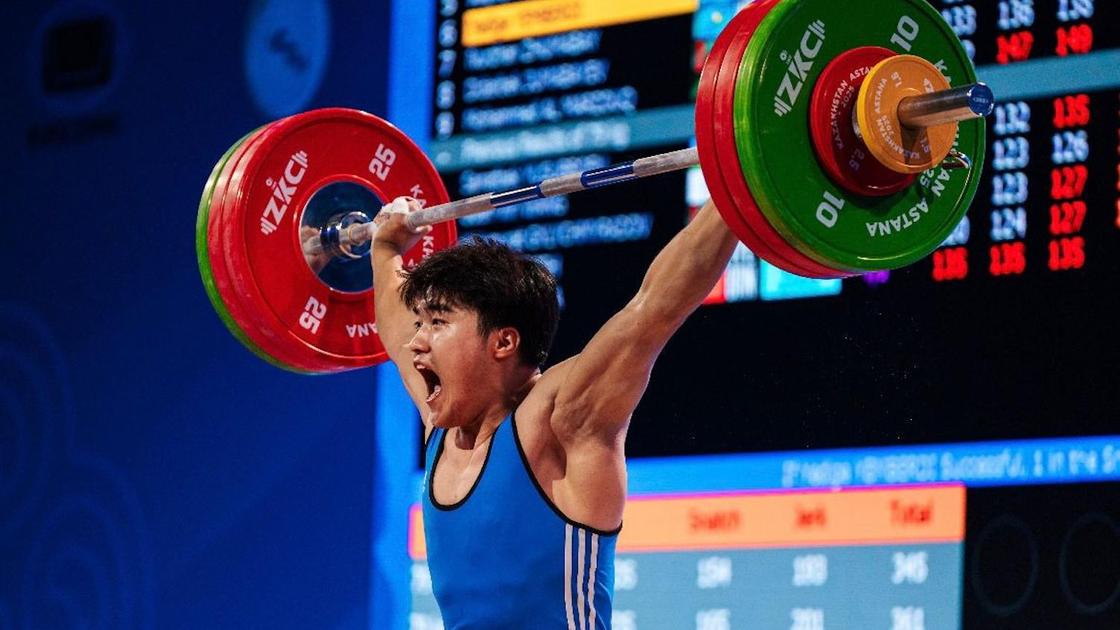 Казахстанский тяжелоатлет Едыге Емберды
