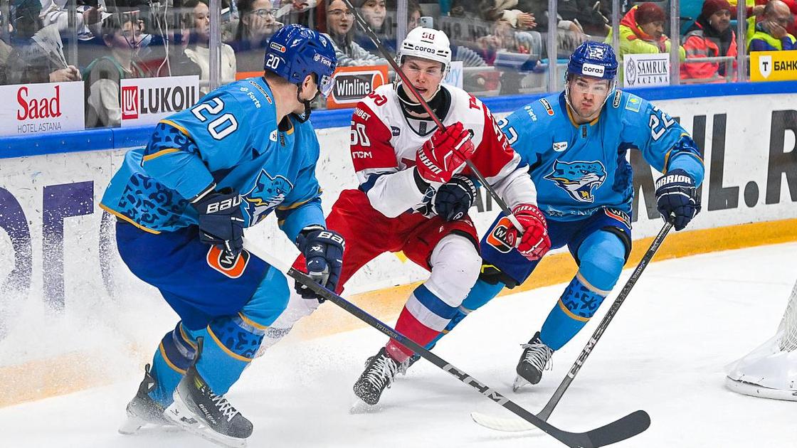 Момент матча "Барыс" - "Локомотив"