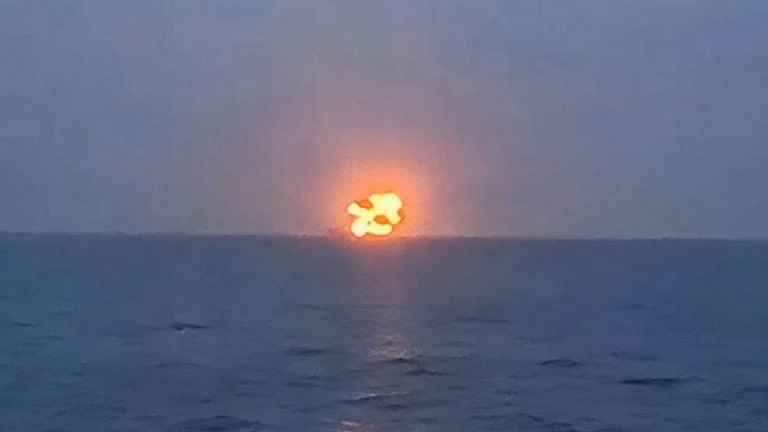 Танкер загорелся