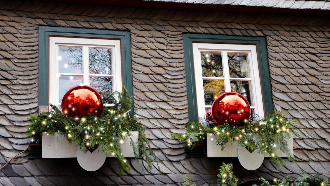 Безендірілген терезелер