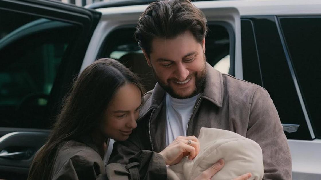 Дава и Мари Краймбрери с ребенком