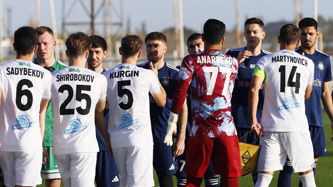 Игроки "Кайрата" и "Пахтакора"