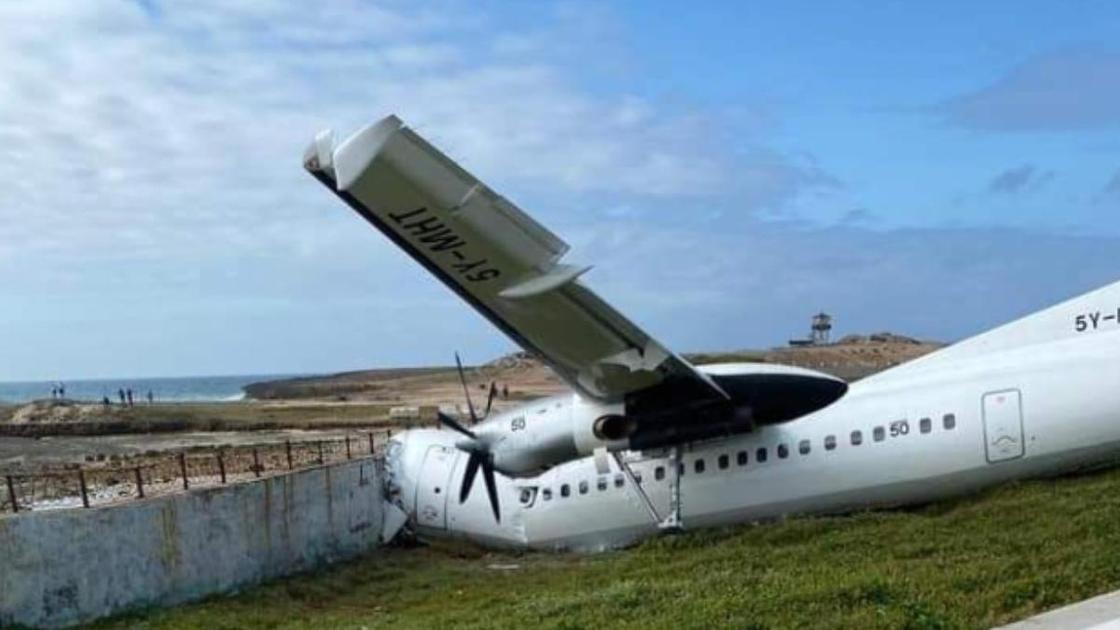 Кенийский самолет врезался в стену