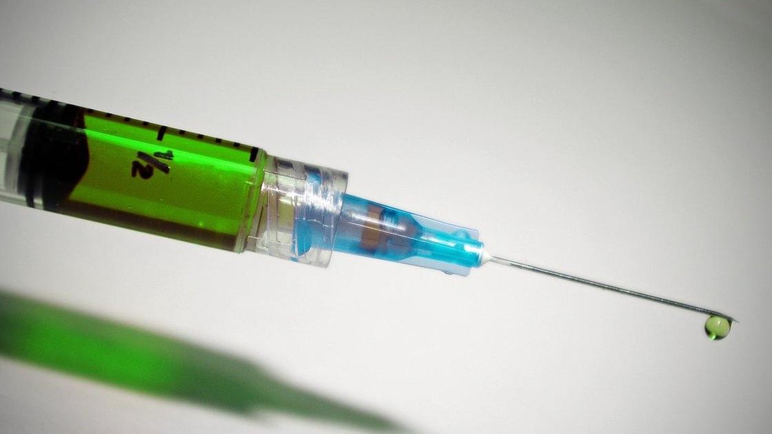 Шприц со смертельной инъекцией Шприц со смертельной инъекцией