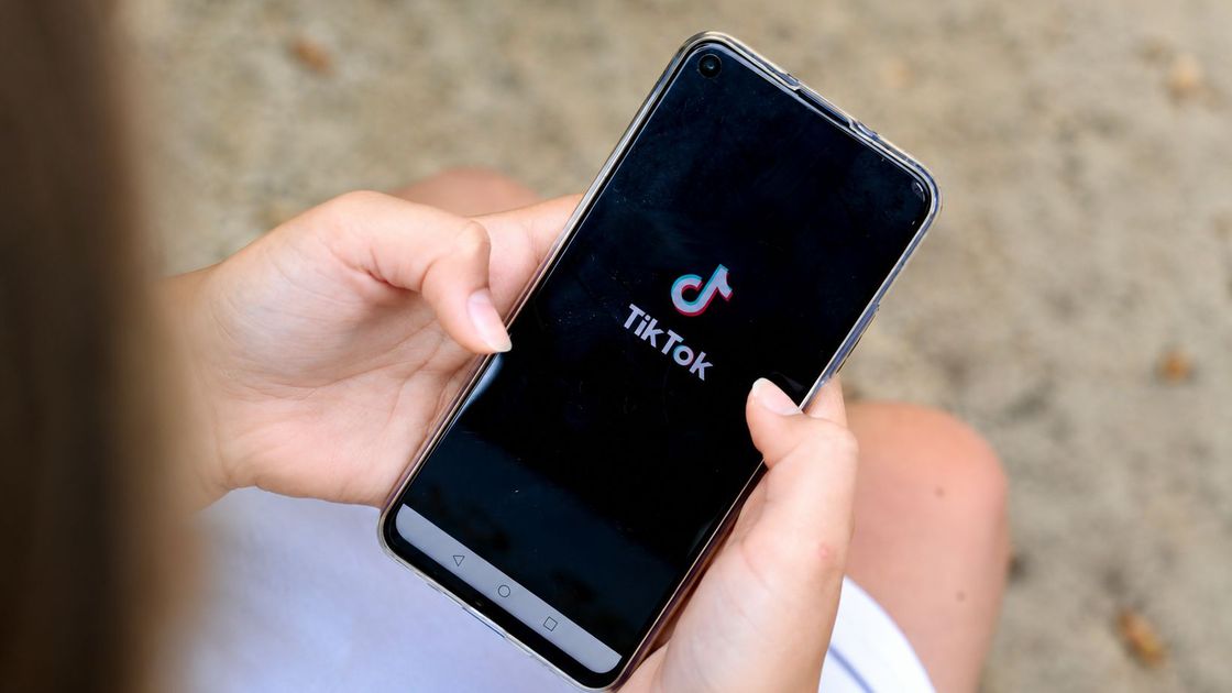 Телефон в руке
