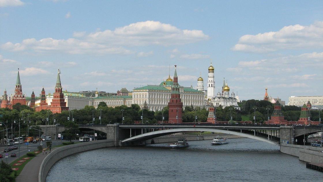 Московский Кремль, вид с реки Москва