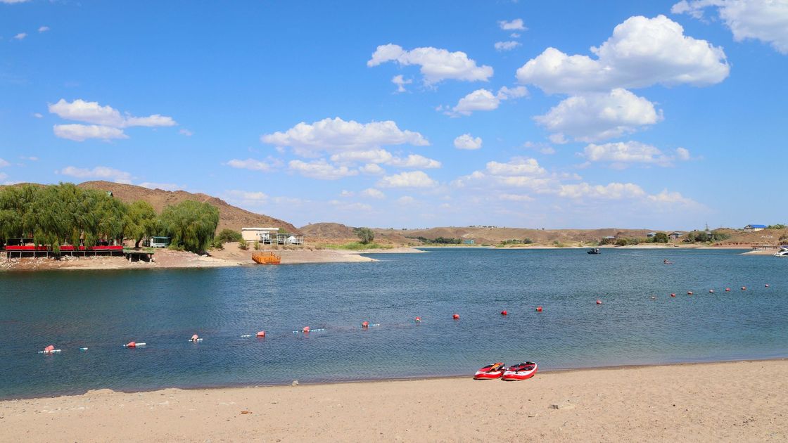 Побережье Капчагайского водохранилища