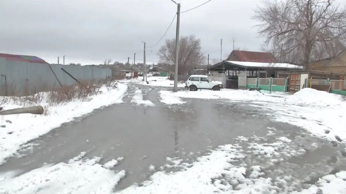 Вода у домов жителей Темиртау