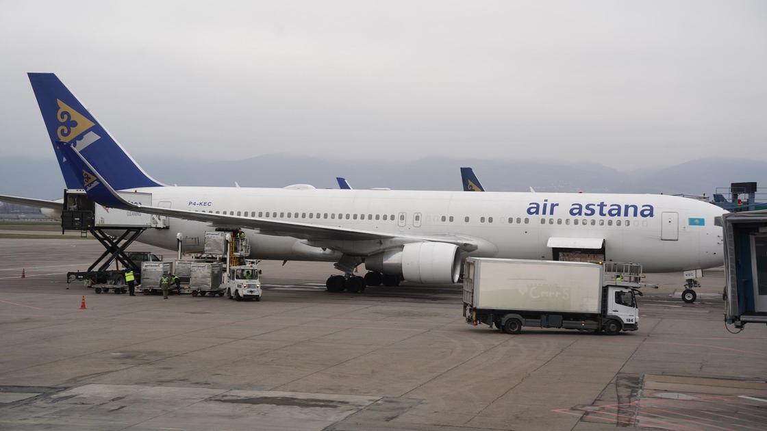 Air Astana ұшағы
