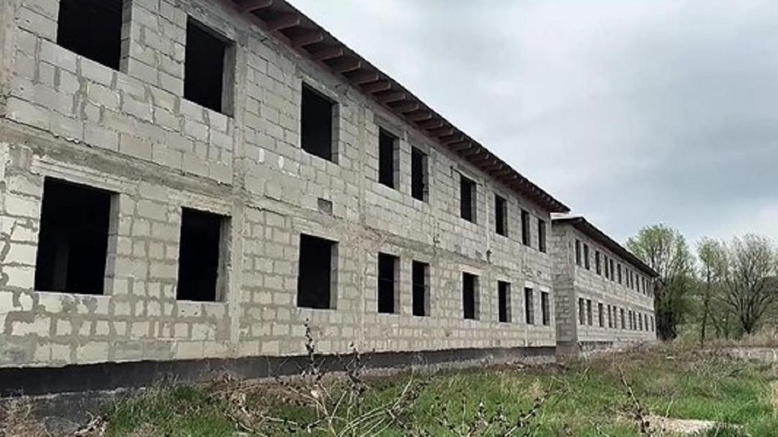 Недостроенный дом в Каскелене