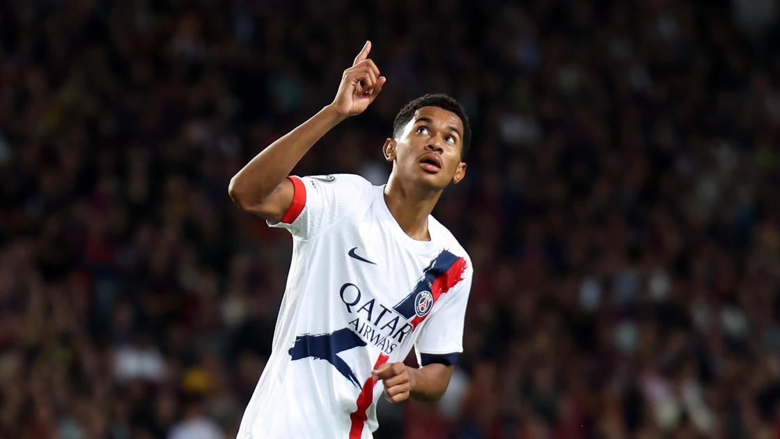 Французский футболист Сенни Маюлю