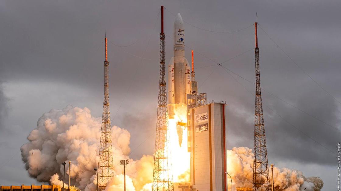 Ракета Ariane 5 с телескопом "Джеймс Уэбб"