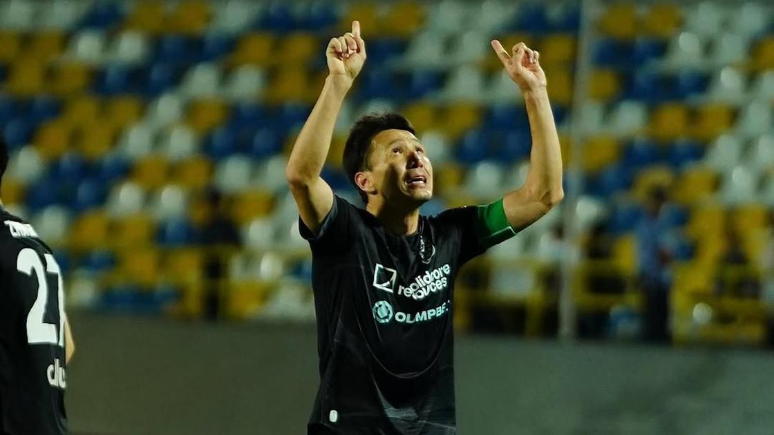 Казахстанский футболист Асхат Тагыберген