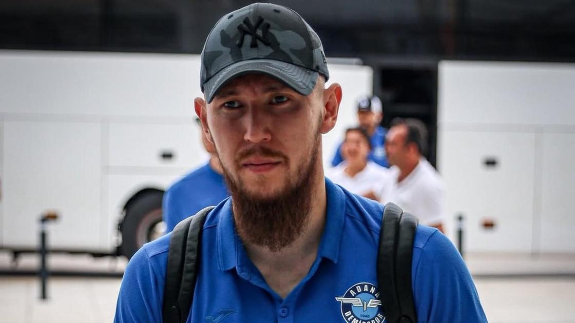 Казахстанский футболист Абат Аймбетов