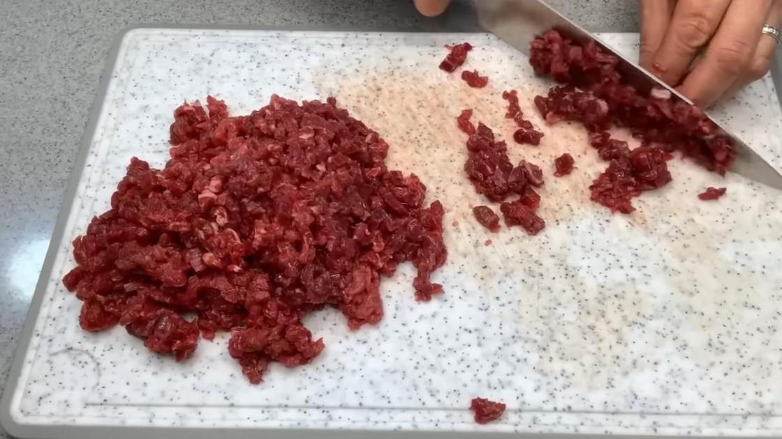 Нарезка мяса для начинки