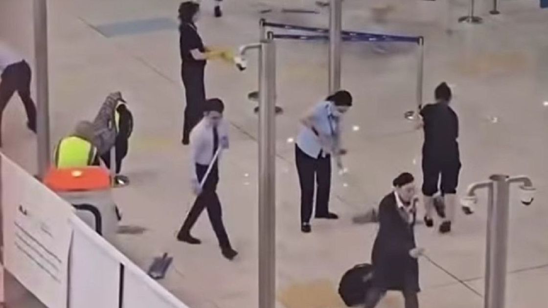 Аэропорт Алматы затопило