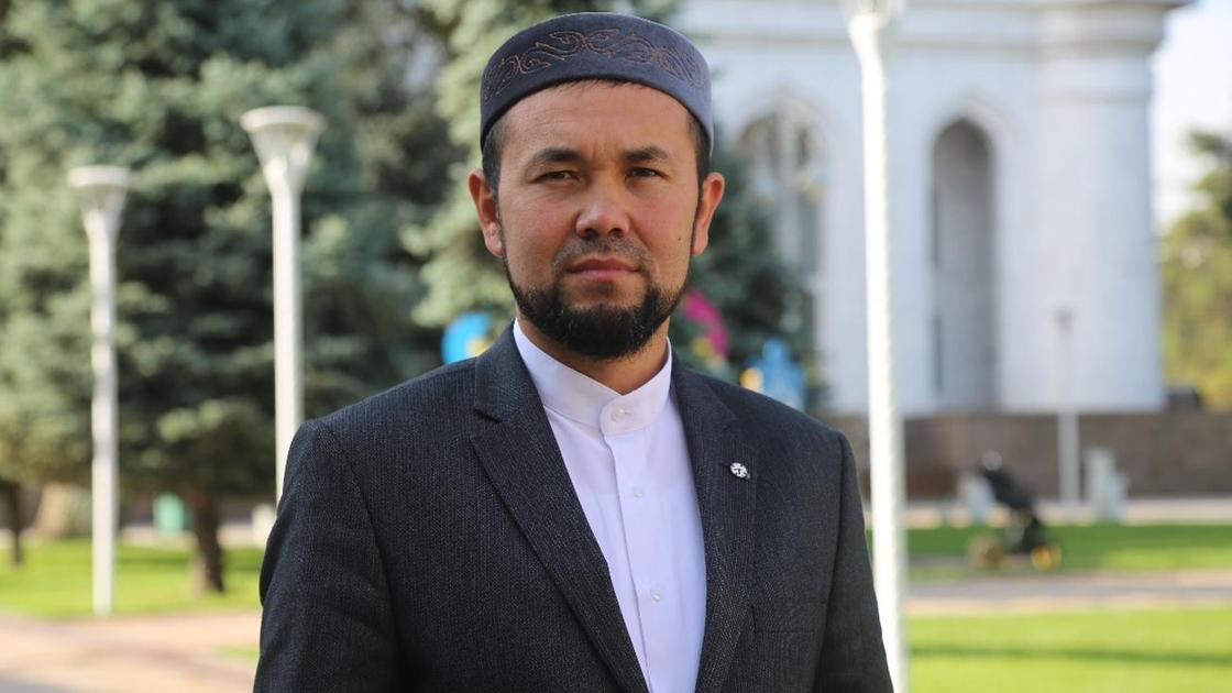 Наиб имам Центральной мечети города Алматы Мадияр Пиримкулов