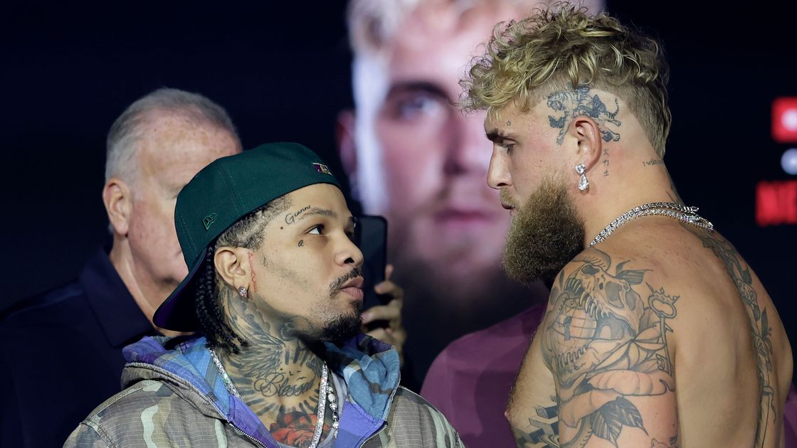 Американские боксеры Джервонта Дэвис и Джейк Пол (слева направо)