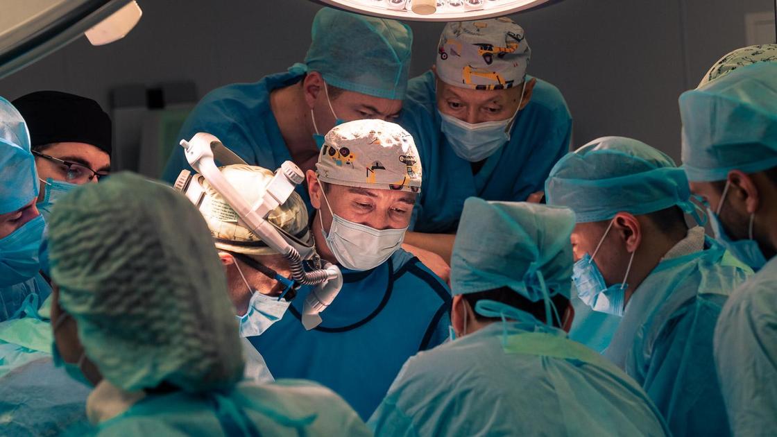 12 сложнейших ортопедических операций провел профессор из Израиля