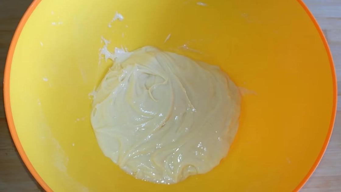 Тесто из яиц взбитых с сахаром и муки