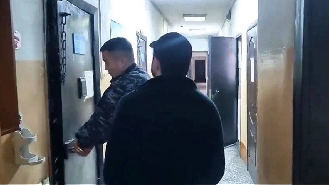 Әкімшілік қамауға алынған блогер