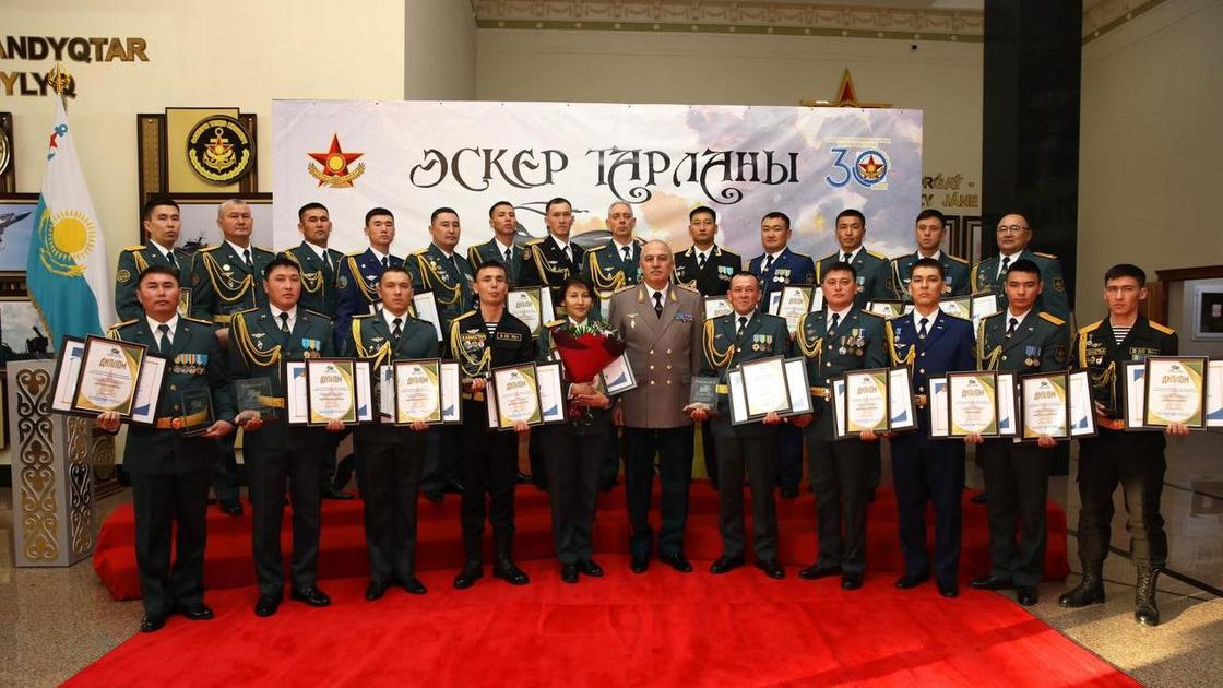 Астанада Қарулы күштердің үздік әскери қызметшілері марапатталды