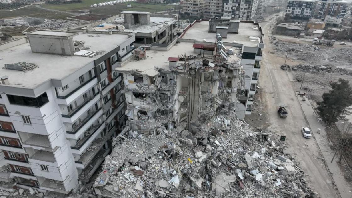 Разрушенные здания в Турции
