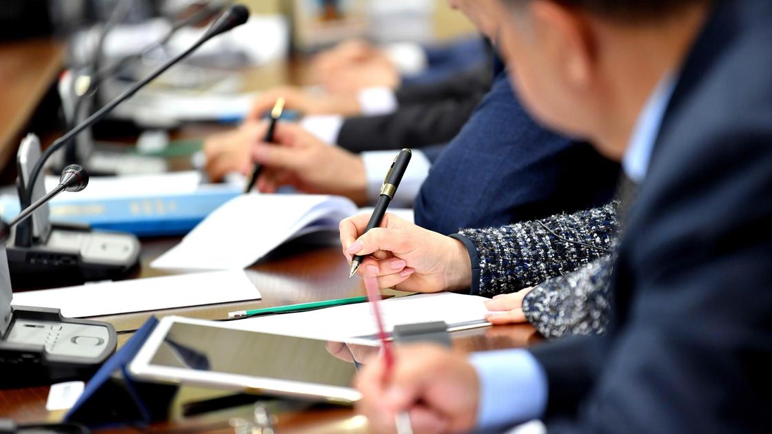 Политолог: В госаппарате жесточайший дефицит идей Политолог: В госаппарате жесточайший дефицит идей