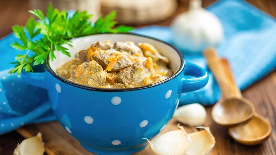 куриная печень с луком и сметаной куриная печень с луком и сметаной
