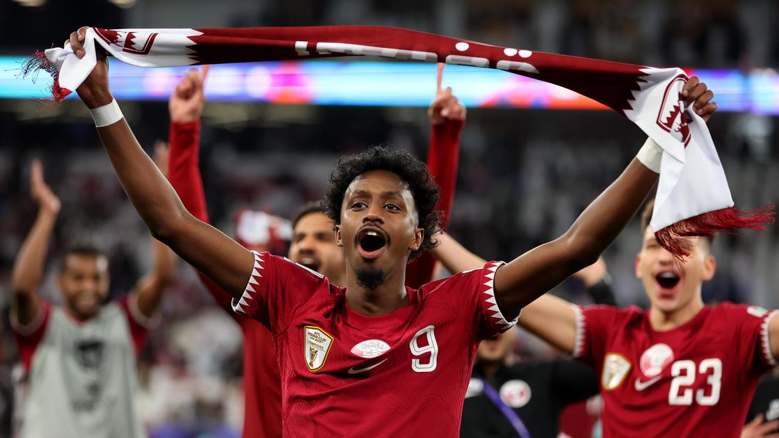 Катарский футболист Юсуф Абдурисаг