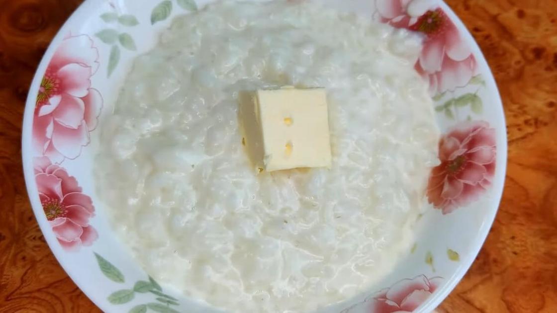 Приготовленная на молоке рисовая каша