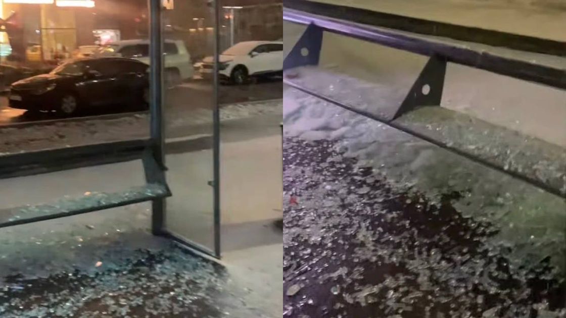 Разбитая остановка в Алматы