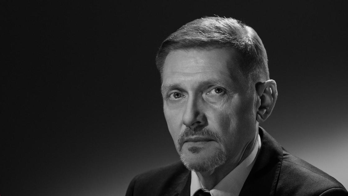 Большое потрясение: скончался главный художник театра имени Лермонтова в Алматы