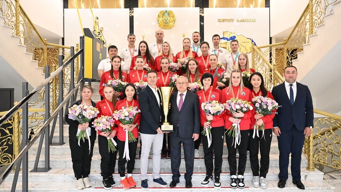 Бейбит Исабаев принял десятикратных чемпионов страны – волейболисток команды "Жетісу"