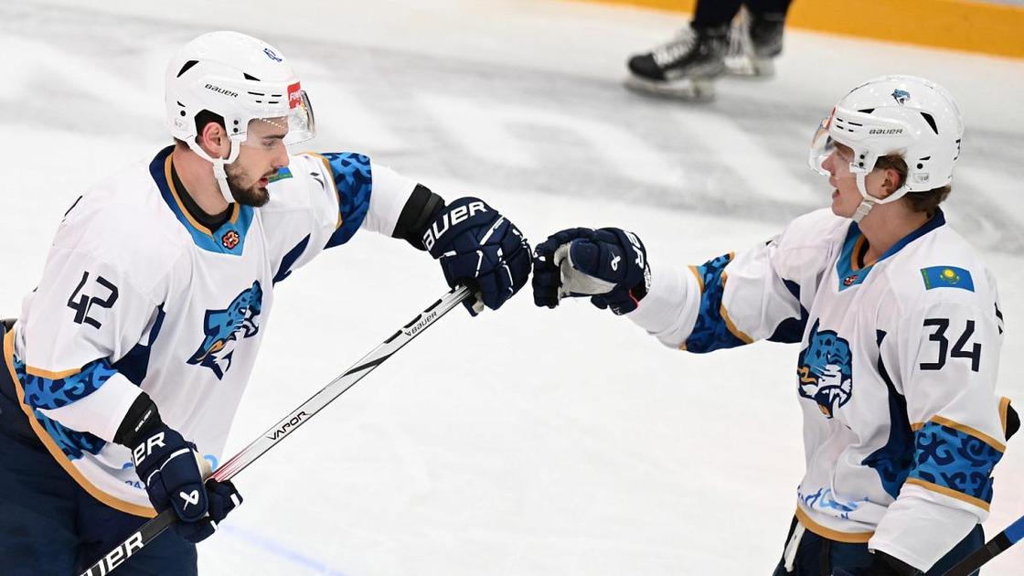 Хоккеисты "Барыса" в чемпионате 3х3