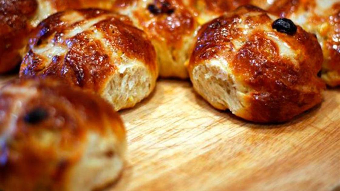 Домашние булочки: рецепт с изюмом на кефире Домашние булочки: рецепт с изюмом на кефире