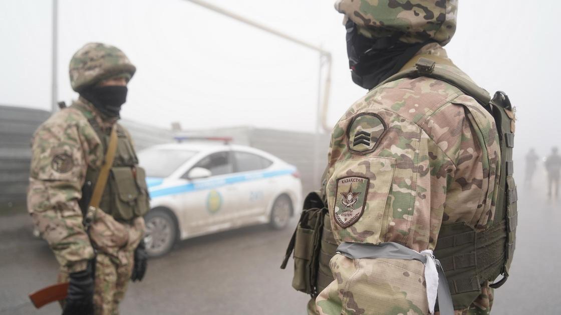 Военные патрулируют в Алматы