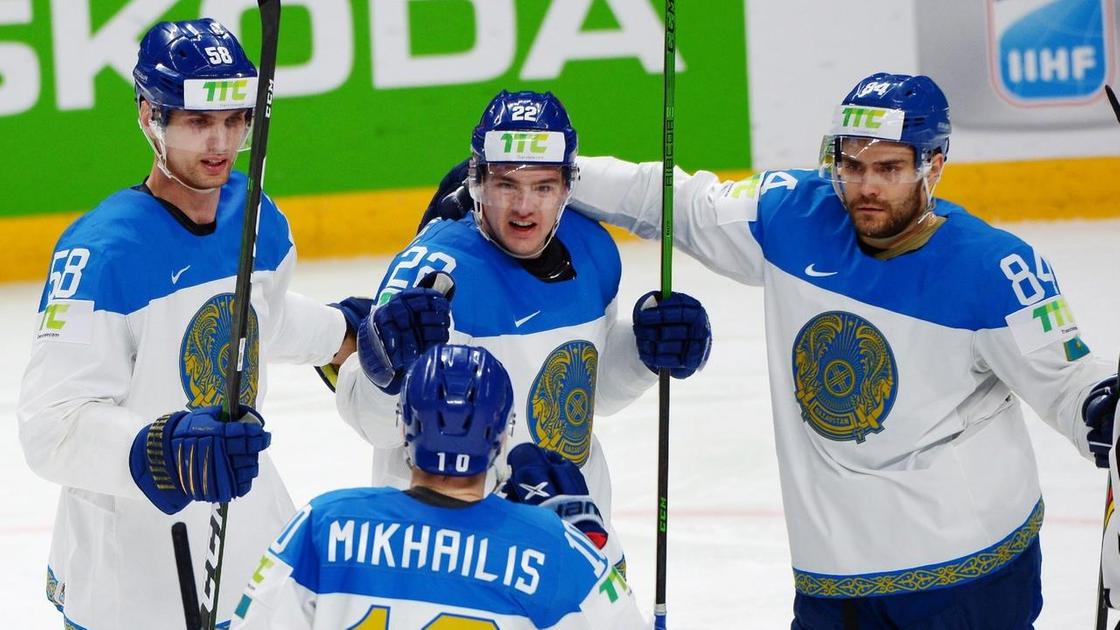 Казахстан празднует гол в ворота Финляндии