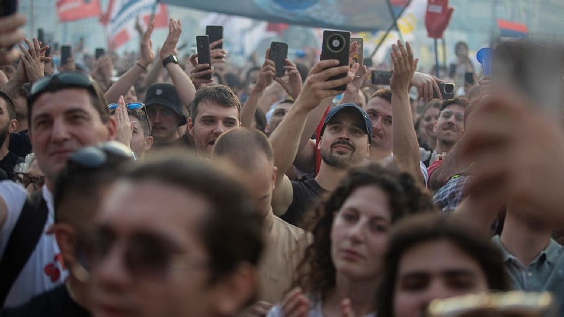 Митинг в Сербии