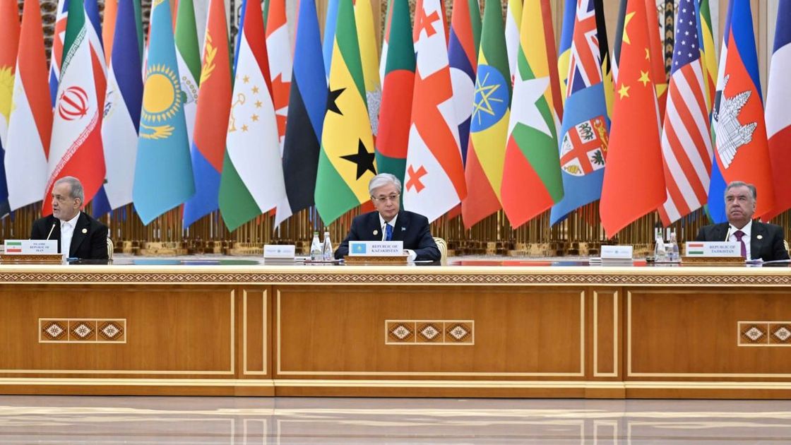 Тоқаевтың Түрікменстанда сөз сөйлеу сәті