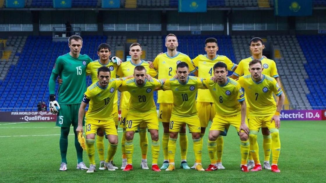 Игроки сборной Казахстана позируют для снимка