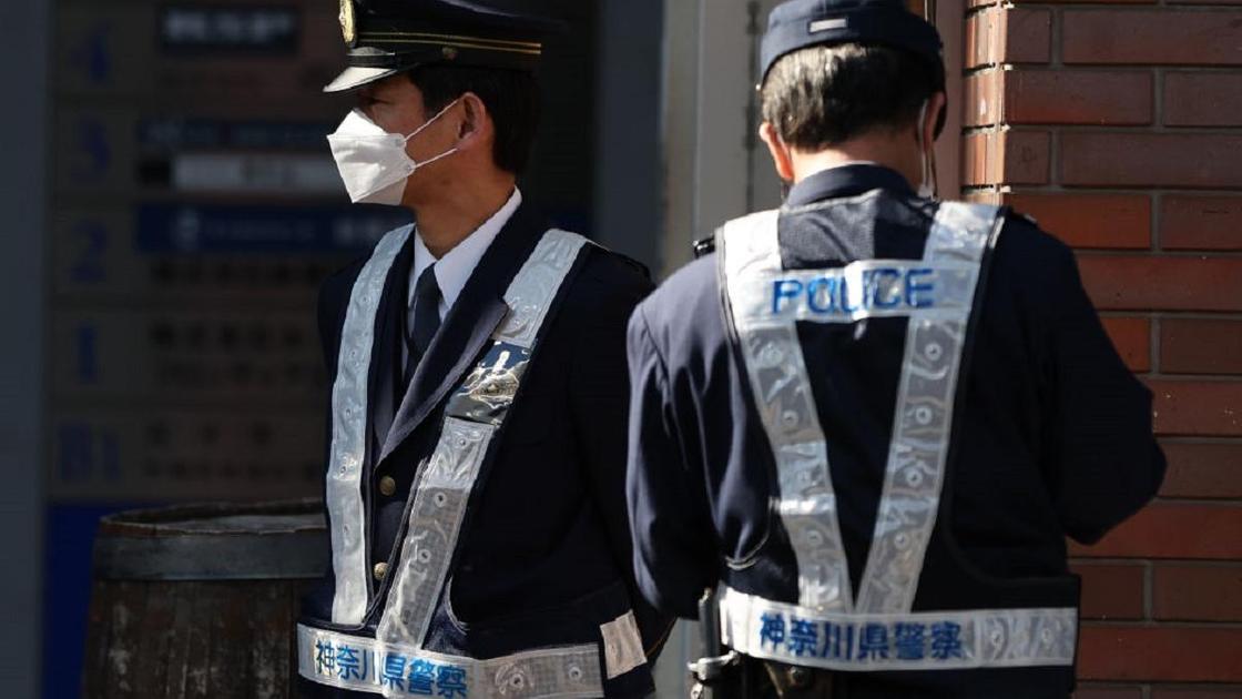 Японские полицейские