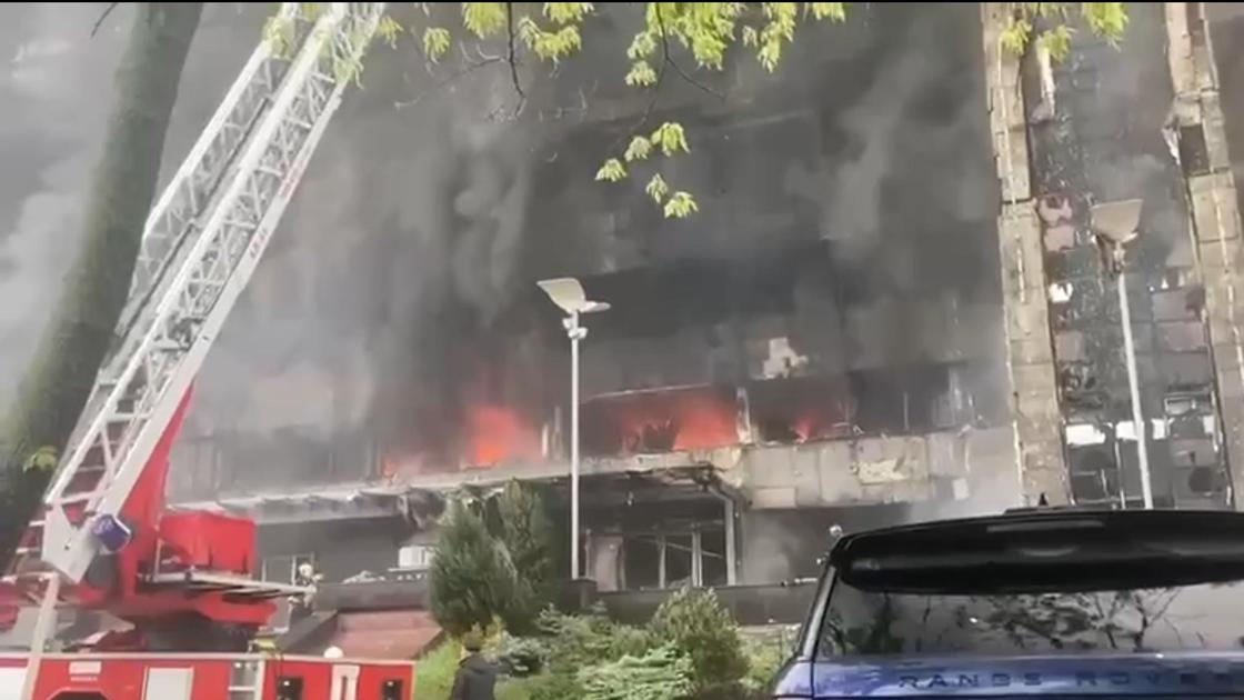 Пожар в Московском бизнес-центре Пожар в Московском бизнес-центре