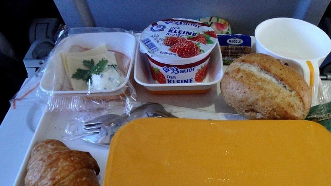 Еда в самолете