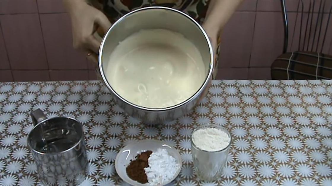 Приготовление теста для бисквита