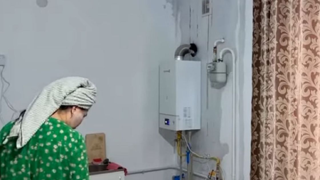 Жители показывают условия в новостройке