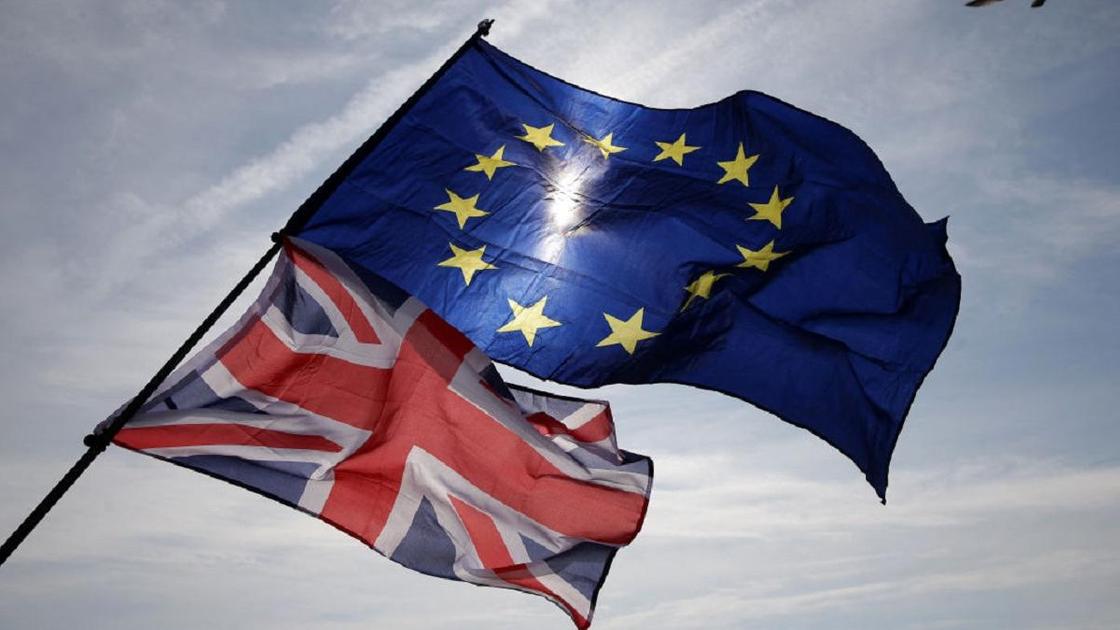 Флаги ЕС и Великобритании