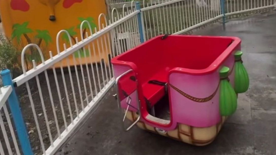 Упавшая кабина аттракциона