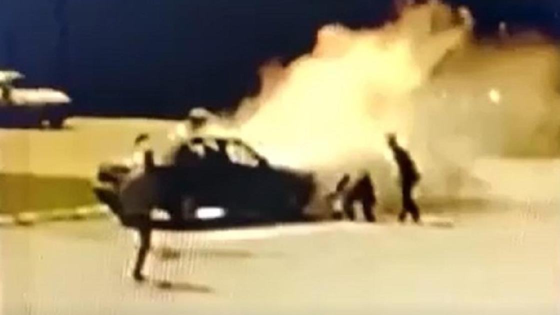 Машина горит в Щучинске